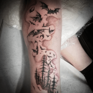Tattoo Darkart Fledermäuse Wald